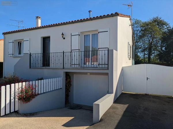 Achat - Maison Les Herbiers 85500 6 pièces 102 m 2 568 m 2