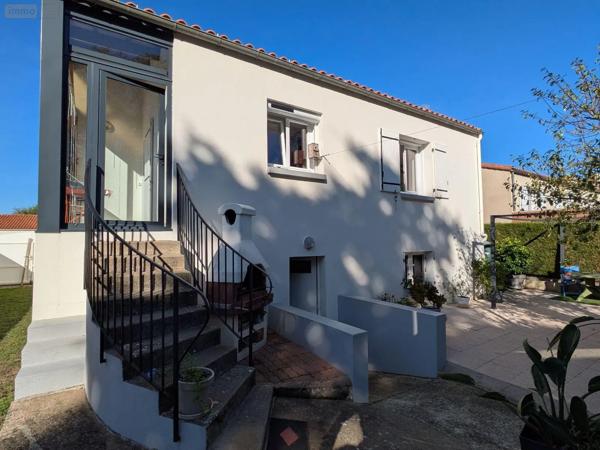 Achat - Maison Les Herbiers 85500 6 pièces 102 m 2 568 m 2
