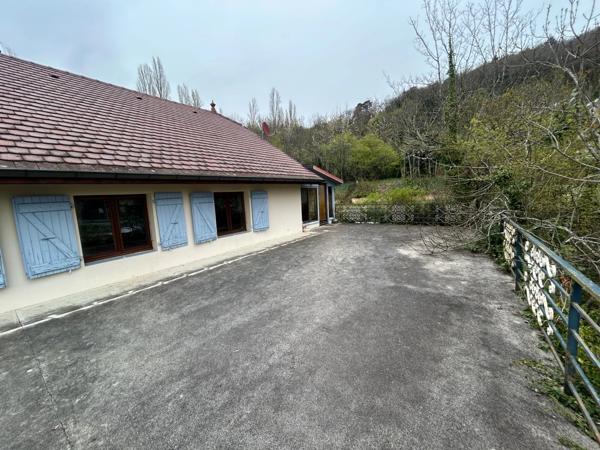 brison saint innocent maison 118 m2 env avec 6 garages (320 m2 env) sur 2200 m2 env de terrain