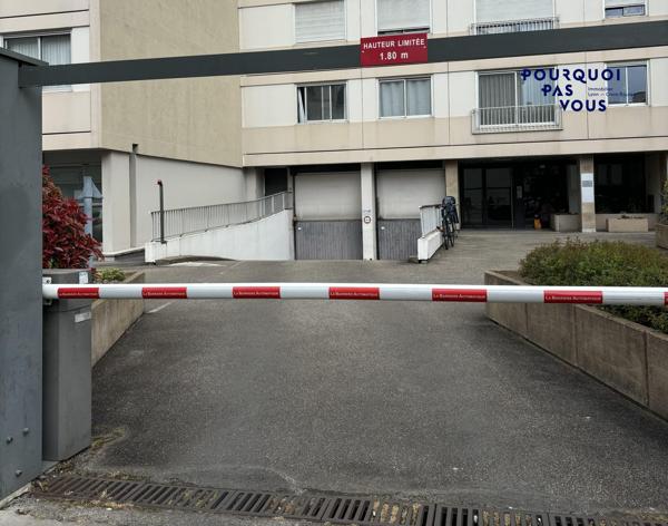 -SOUS COMPROMIS- Place de parking en souterrain à Lyon 7e