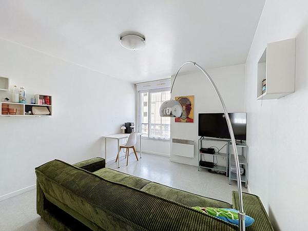 AVENUE PATTON - STUDIO NON MEUBLE - DISPONIBLE LE 24/07/2026