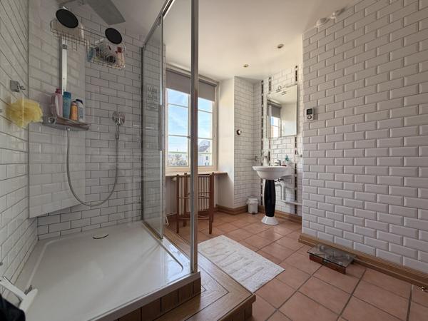 Maison Bourgeoise de 313 m² –  Idéale professions libérales ou paramédicales souhaitant partager un lieu - Centre-ville  d’Audincour