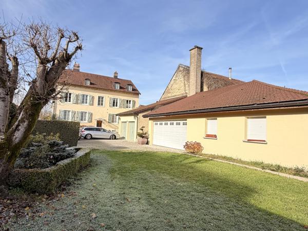 Maison Bourgeoise de 313 m² –  Idéale professions libérales ou paramédicales souhaitant partager un lieu - Centre-ville  d’Audincour