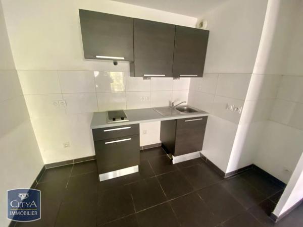 Appartement à louer 2 pièces 42.7m² Toulon (83100)