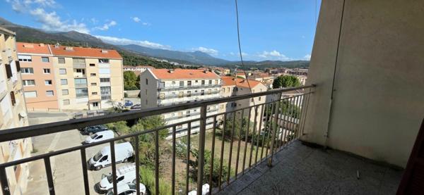 A VENDRE Appartement T4 transformé en T3 – 80 m² – Centre de CORTE