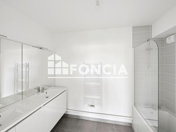 Location Appartement 4 pièces 90.5 m² - 194 / 196 RUE DES QUEYRIES Bordeaux 33100