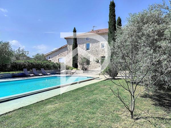 Maison 10 pièces 266 m2