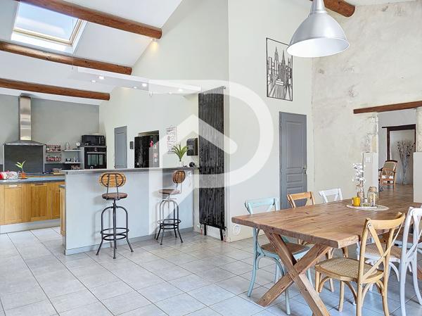 Maison 10 pièces 266 m2