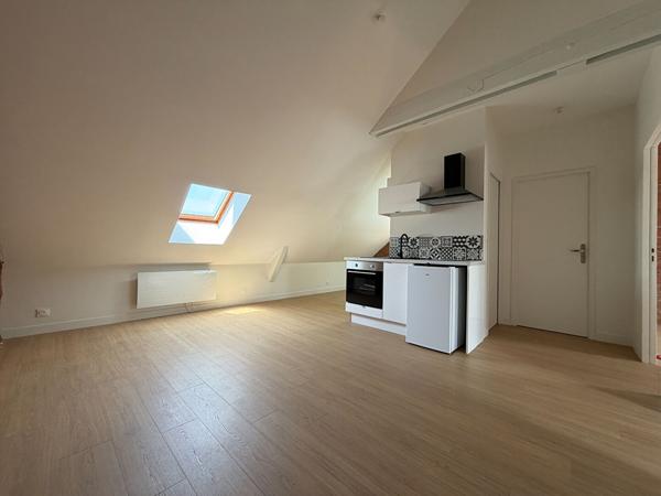 ANGERS UCO / ESA : T3 de 36m2 rénové, dernier étage à deux pas du centre-ville d'Angers !