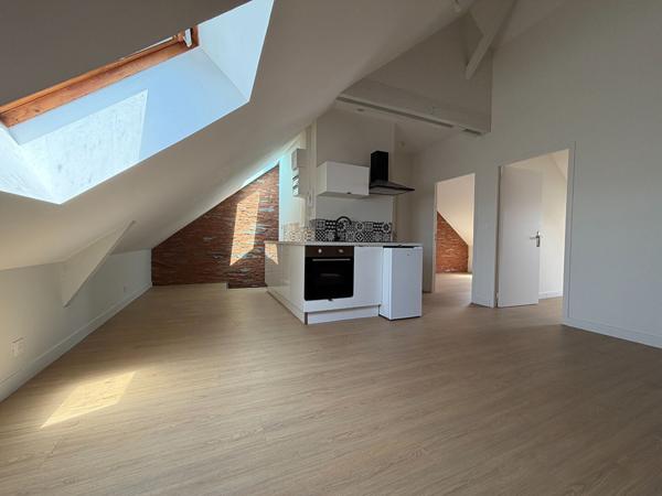 ANGERS UCO / ESA : T3 de 36m2 rénové, dernier étage à deux pas du centre-ville d'Angers !