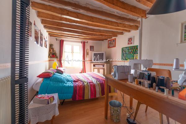 Propriété en pierre au coeur de village !