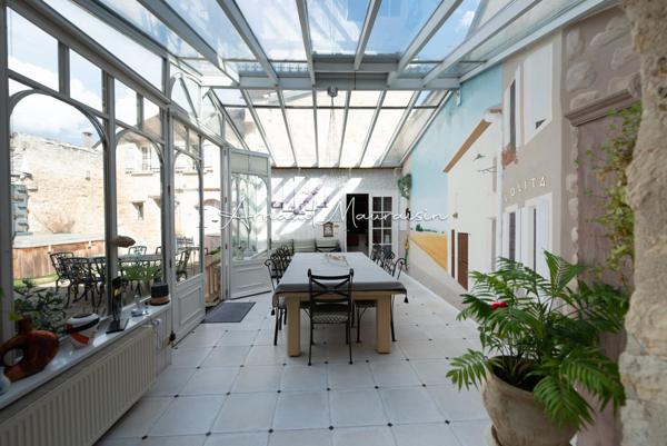 Propriété en pierre au coeur de village !