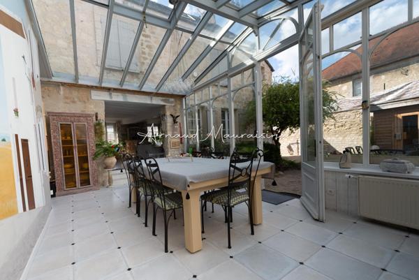 Propriété en pierre au coeur de village !