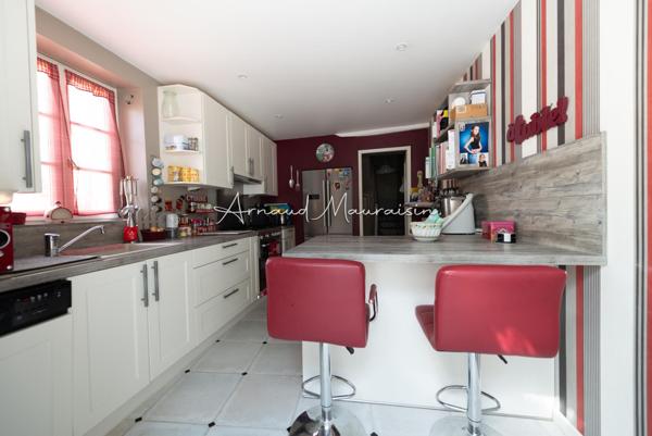 Propriété en pierre au coeur de village !