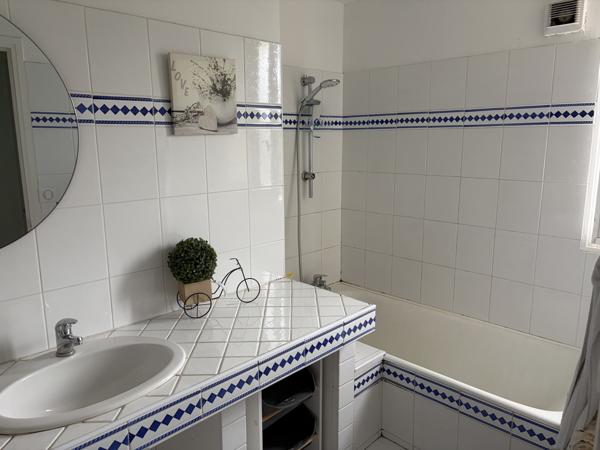 Appartement à louer 710 € CC CARCASSONNE 4 p 83 m² DPE D