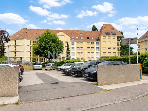 Appartement sans travaux plus de 75m², 2 chambres, ascenseur, vue sur le Port du Canal - Dijon