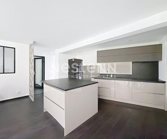 Appartement sans travaux plus de 75m², 2 chambres, ascenseur, vue sur le Port du Canal - Dijon