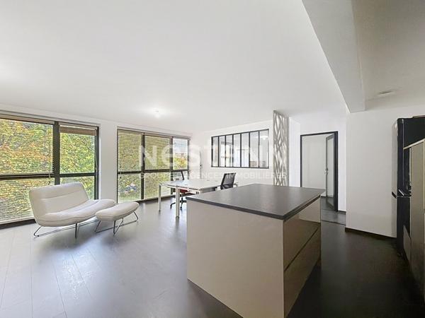 Appartement sans travaux plus de 75m², 2 chambres, ascenseur, vue sur le Port du Canal - Dijon