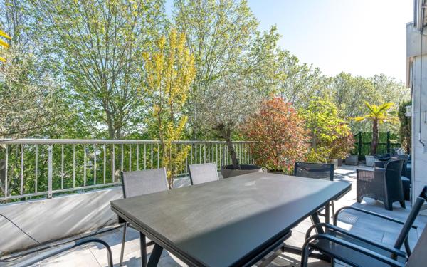 Appartement à vendre    4 pièces • 98,23 m2 Saint-Maur-des-Fossés