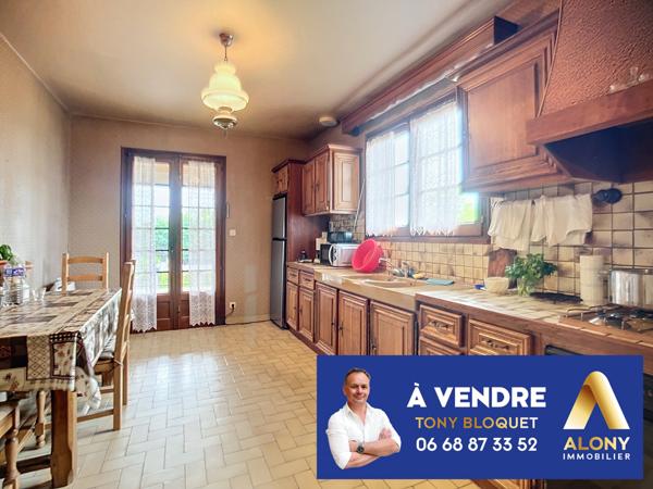 Saint-Bonnet-de-Mure (69720) ST BONNET DE MURE - SUR LES HAUTEURS