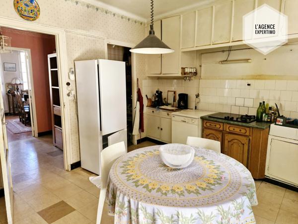 Courthézon (84350) Maison de ville de caractère avec jardin