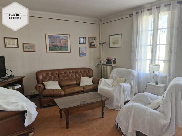 Courthézon (84350) Maison de ville de caractère avec jardin