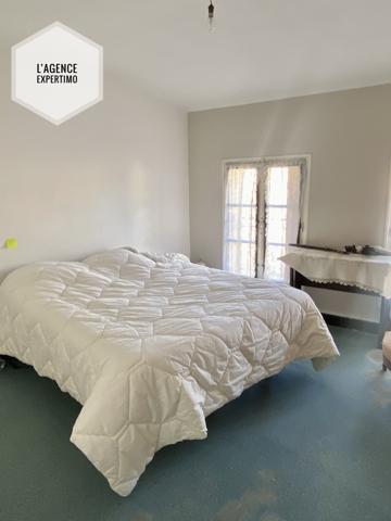 Courthézon (84350) Maison de ville de caractère avec jardin