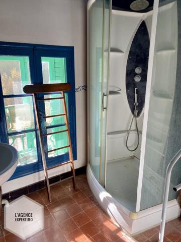 Courthézon (84350) Maison de ville de caractère avec jardin