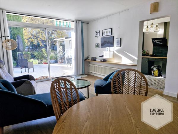 Courthézon (84350) Maison de ville de caractère avec jardin