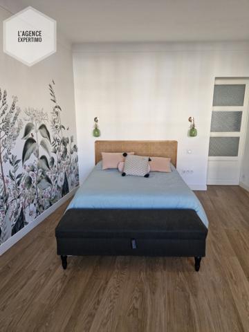 Courthézon (84350) Maison de ville de caractère avec jardin