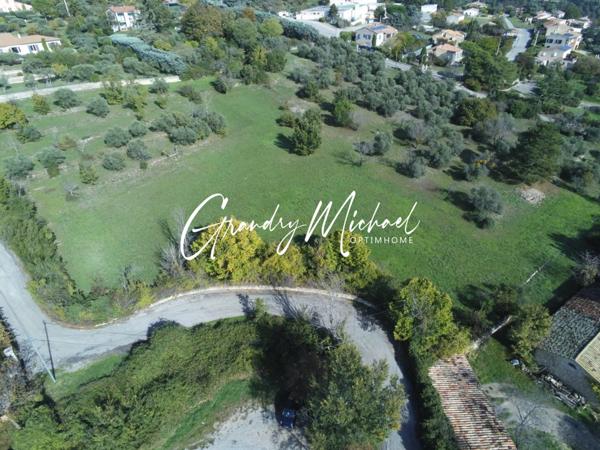 Terrain à vendre de 1 215,00 m² FORCALQUIER (04) avant dernier lot