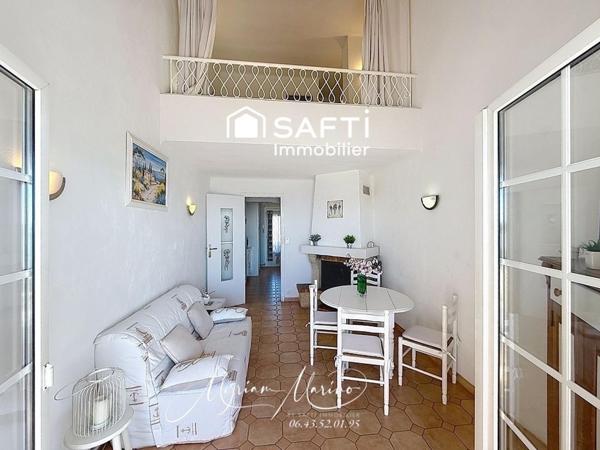 FRÉJUS PLAGE – Dernier étage,  2 pièces en Duplex avec terrasse et vue mer panoramique.