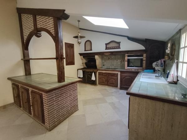 Maison à vendre |  Fargues-Saint-Hilaire |  10 pièces | 361 m²