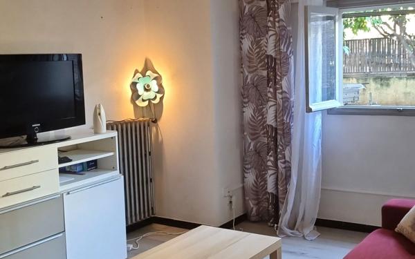 Maison à vendre    6 pièces • 12 130 m2 Cagnes-sur-Mer