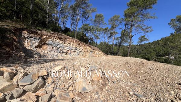 Terrain constructible de 1514m2 en position dominante