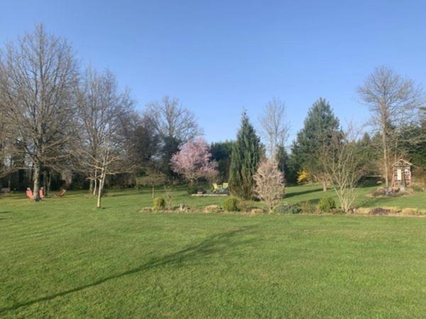 Dpt Creuse (23), à vendre Saint Vaury propriété de 35 pièces - Piscine - Terrain 1,10 ha