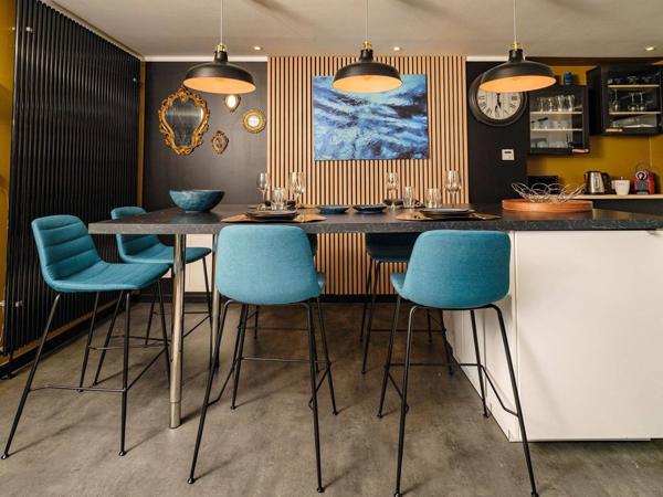 Dpt Creuse (23), à vendre Saint Vaury propriété de 35 pièces - Piscine - Terrain 1,10 ha