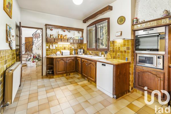 Maison à vendre 10 pièces 270 m² Saint-Maximin-la-Sainte-Baume