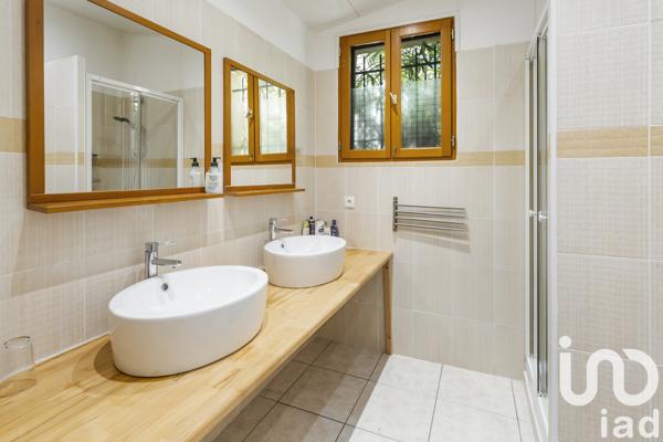 Maison à vendre 10 pièces 270 m² Saint-Maximin-la-Sainte-Baume