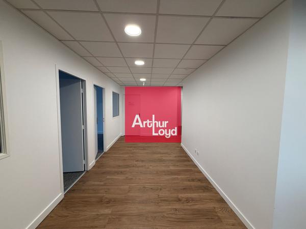 Bureau à louer 112 m² à Eybens accès espaces partagés possible