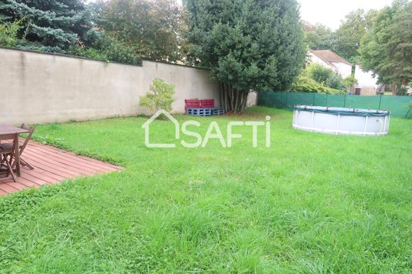 Magnifique maison édifiée en 2006! Belles prestations!Piscine! Coup de coeur garanti!