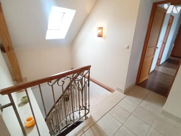 Maison ancienne pleine de charme et en parfait état sur beau terrain de plus de 9000 m²