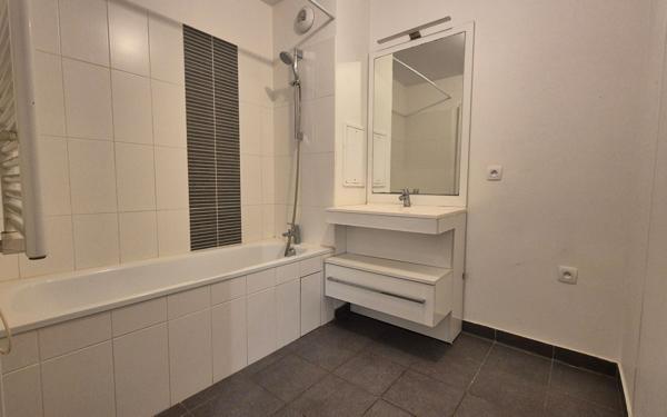 Appartement à vendre    3 pièces • 62,18 m2 Cergy