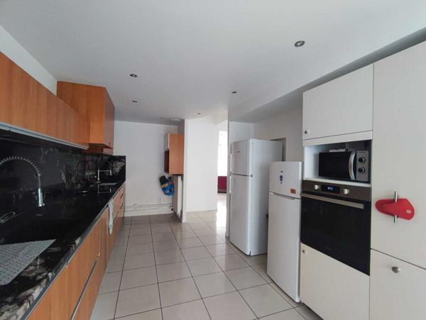CHAMBRE COLOCATION - LYON 3 - COEUR MONCHAT - MAISONS 175M2- JARDIN Lyon CHAMBRE COLOCATION - LYON 3 - COEUR MONCHAT - MAISONS 175M2- JARDIN Lyon