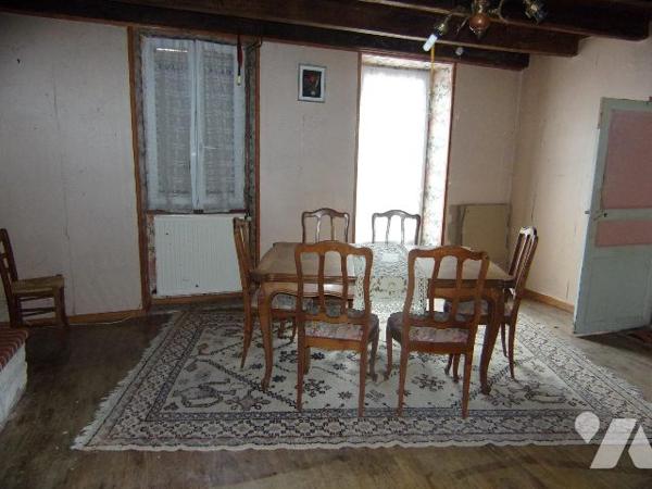 MAISON EN PIERRE  A RENOVER