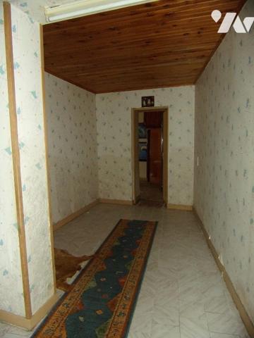 MAISON EN PIERRE  A RENOVER