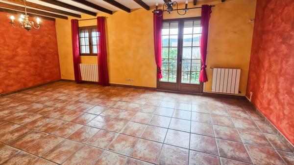 Sainte-Anastasie-sur-Issole (83136) À VENDRE, Sainte-Anastasie sur Issolle, maison 5 pièces