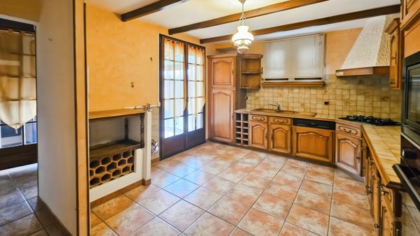 Sainte-Anastasie-sur-Issole (83136) À VENDRE, Sainte-Anastasie sur Issolle, maison 5 pièces