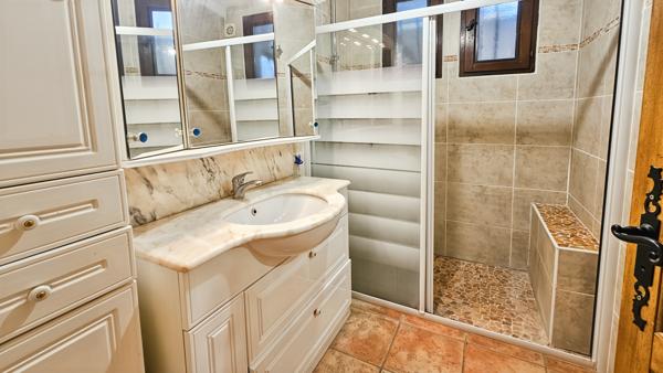 Sainte-Anastasie-sur-Issole (83136) À VENDRE, Sainte-Anastasie sur Issolle, maison 5 pièces