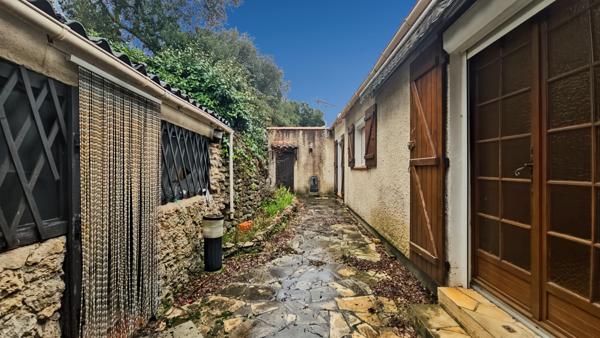 Sainte-Anastasie-sur-Issole (83136) À VENDRE, Sainte-Anastasie sur Issolle, maison 5 pièces